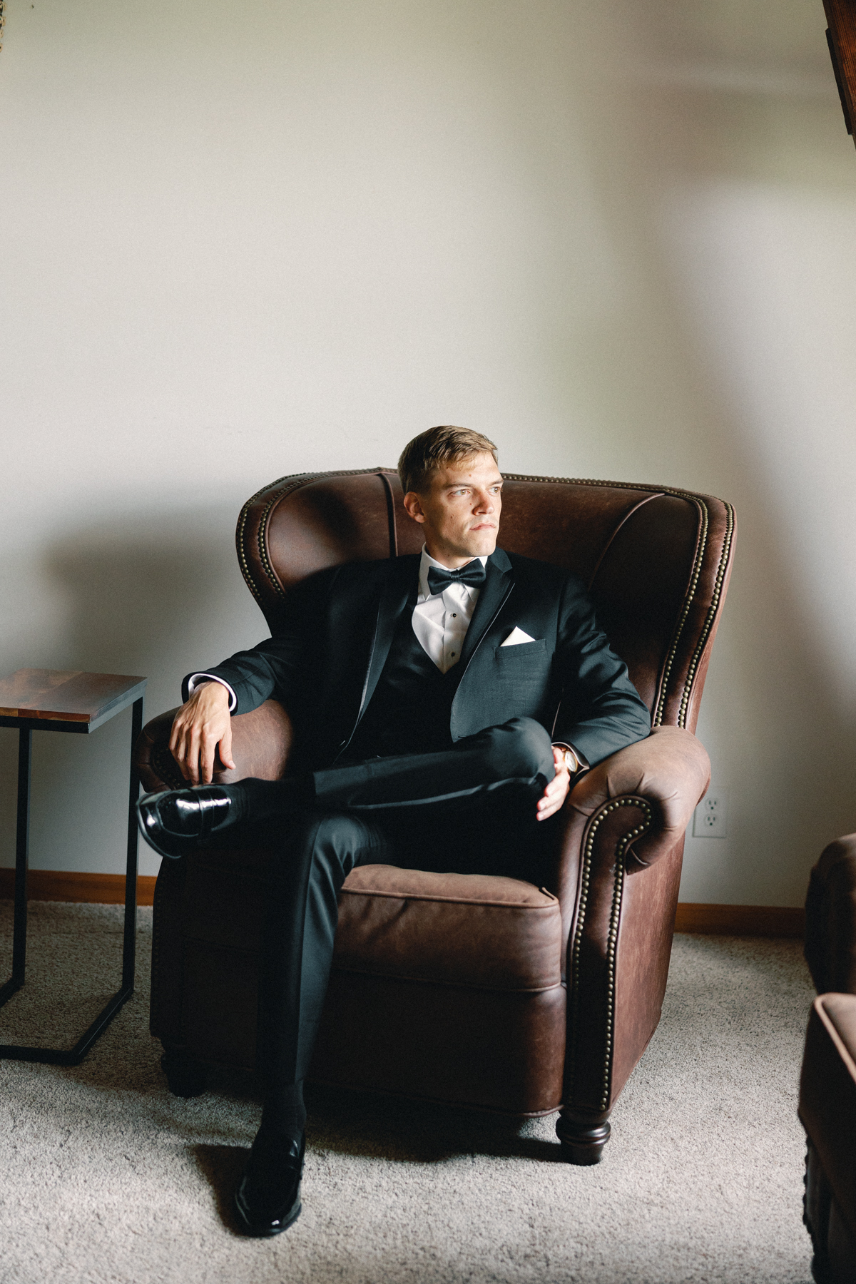 groom portrait