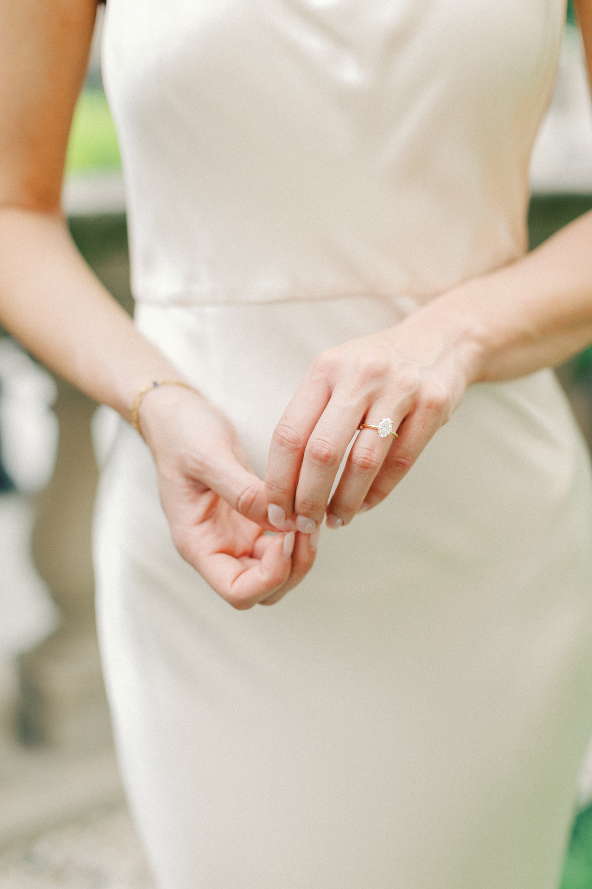 The bride's ring