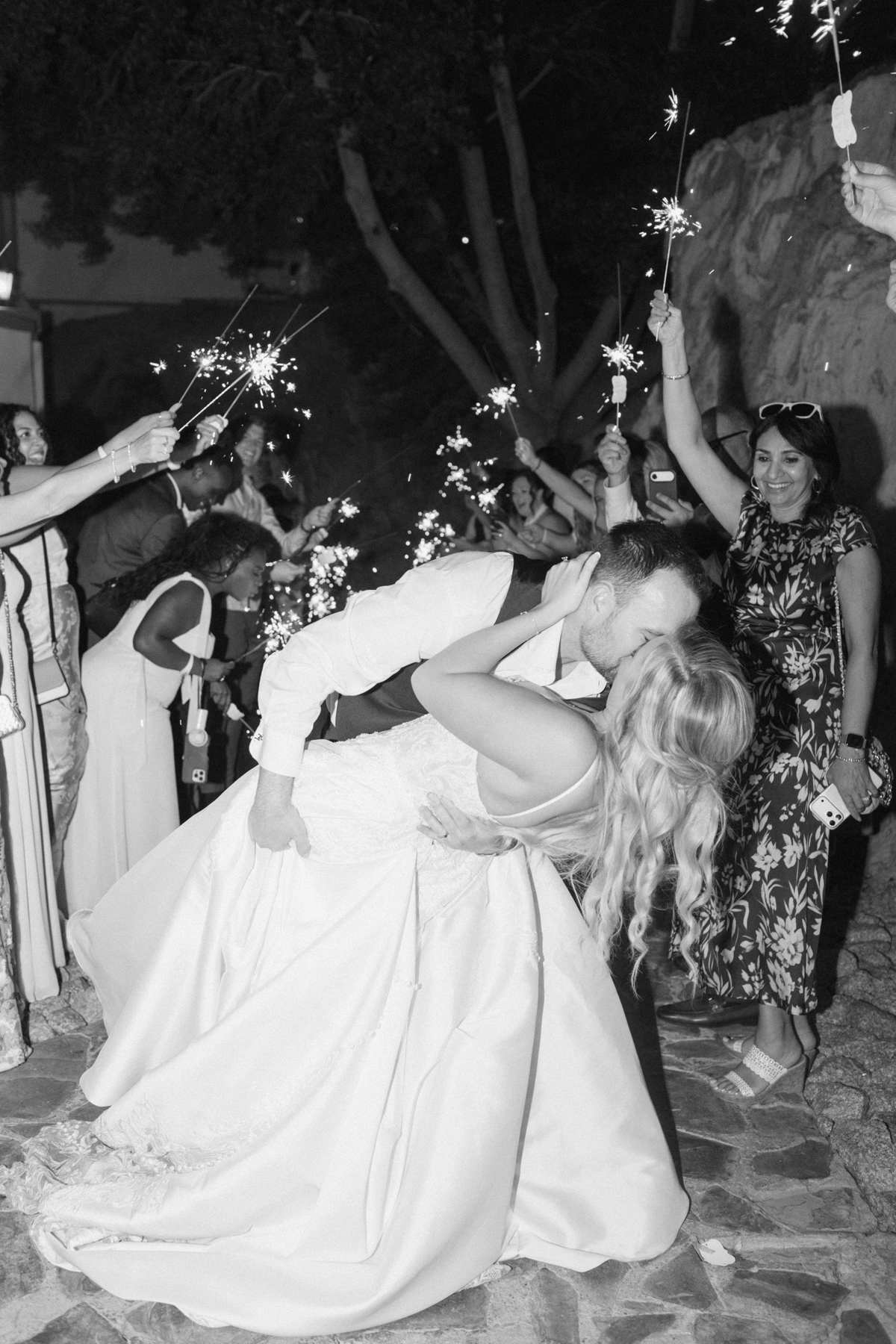 Sparkle exit dip kiss